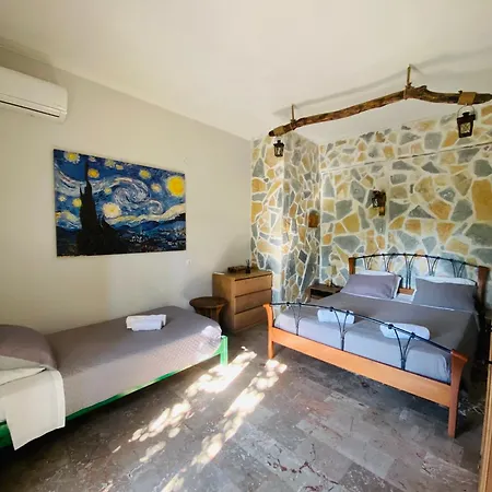 Costa's Steak House Apartament Liapades